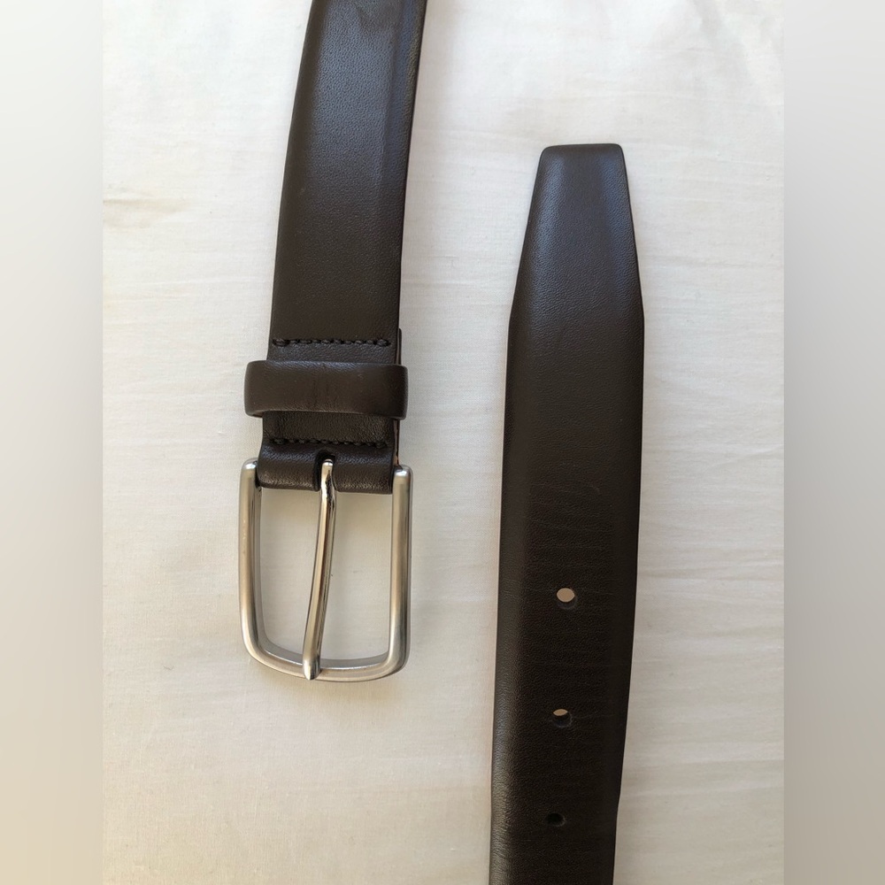 New Coach mens dark brown smooth leather 38 belt silver toned brass buckle